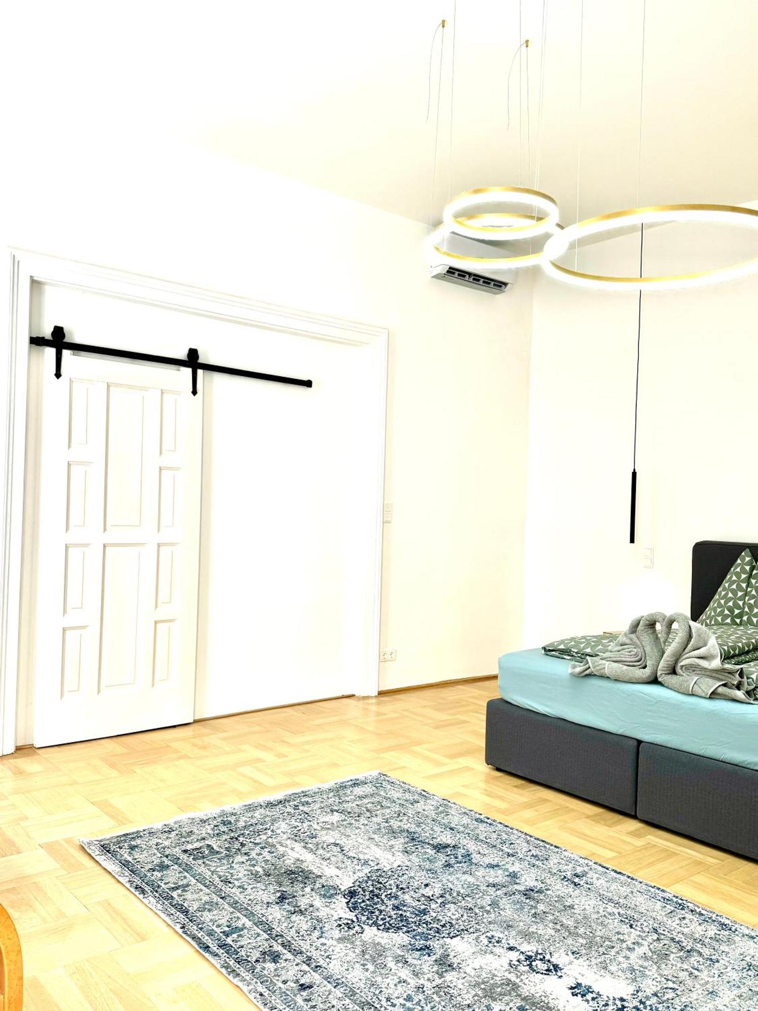 Opera 145 M2 * Wien