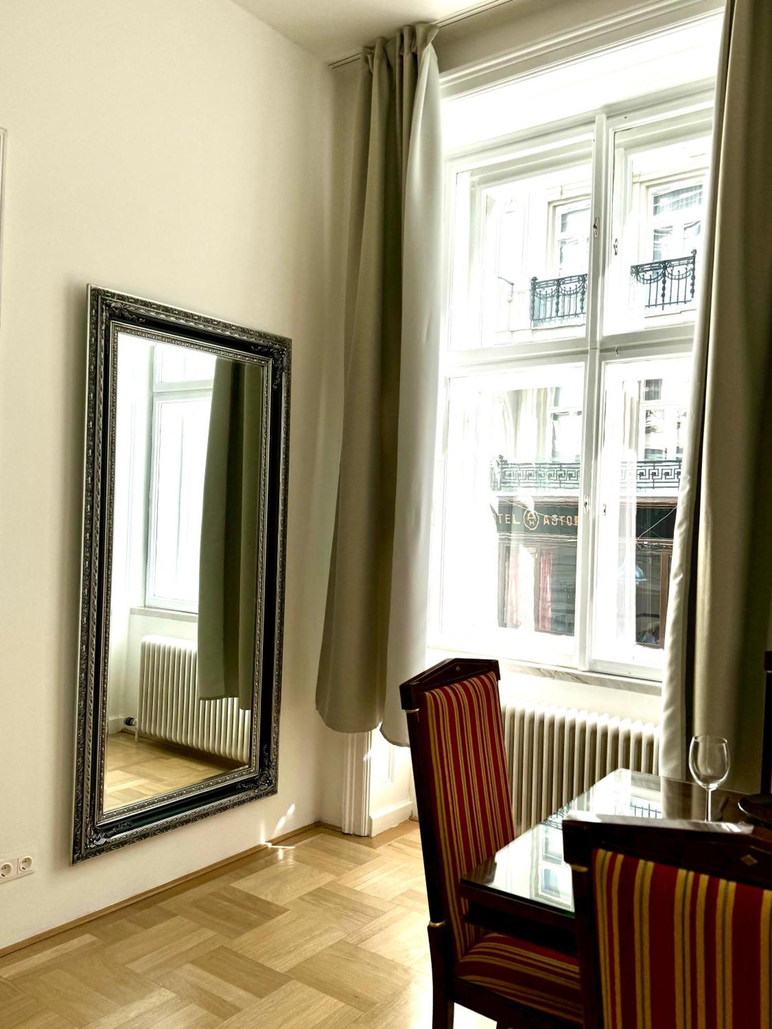 Opera 145 M2 Apartment Wien