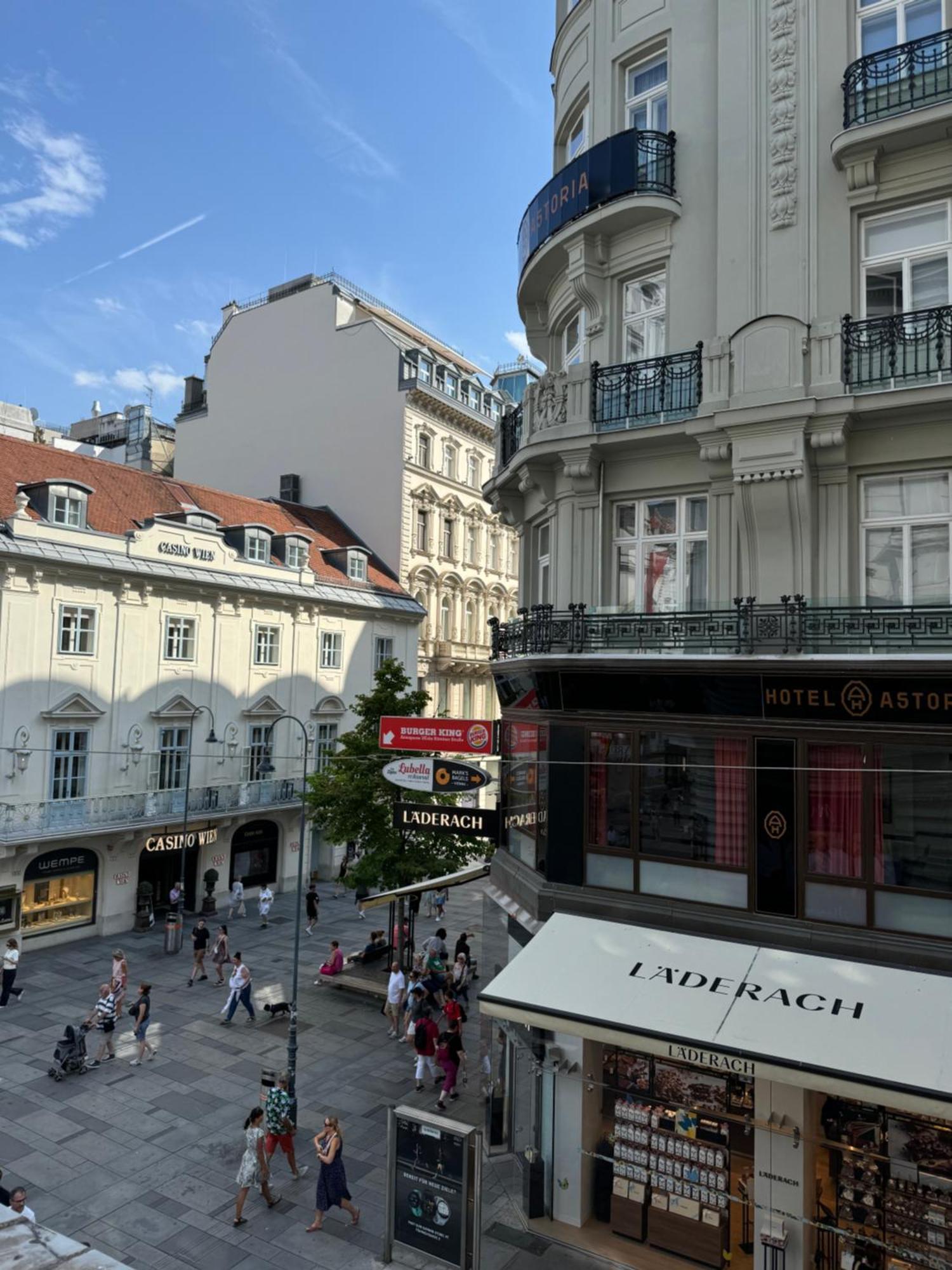 Opera 145 M2 Wien